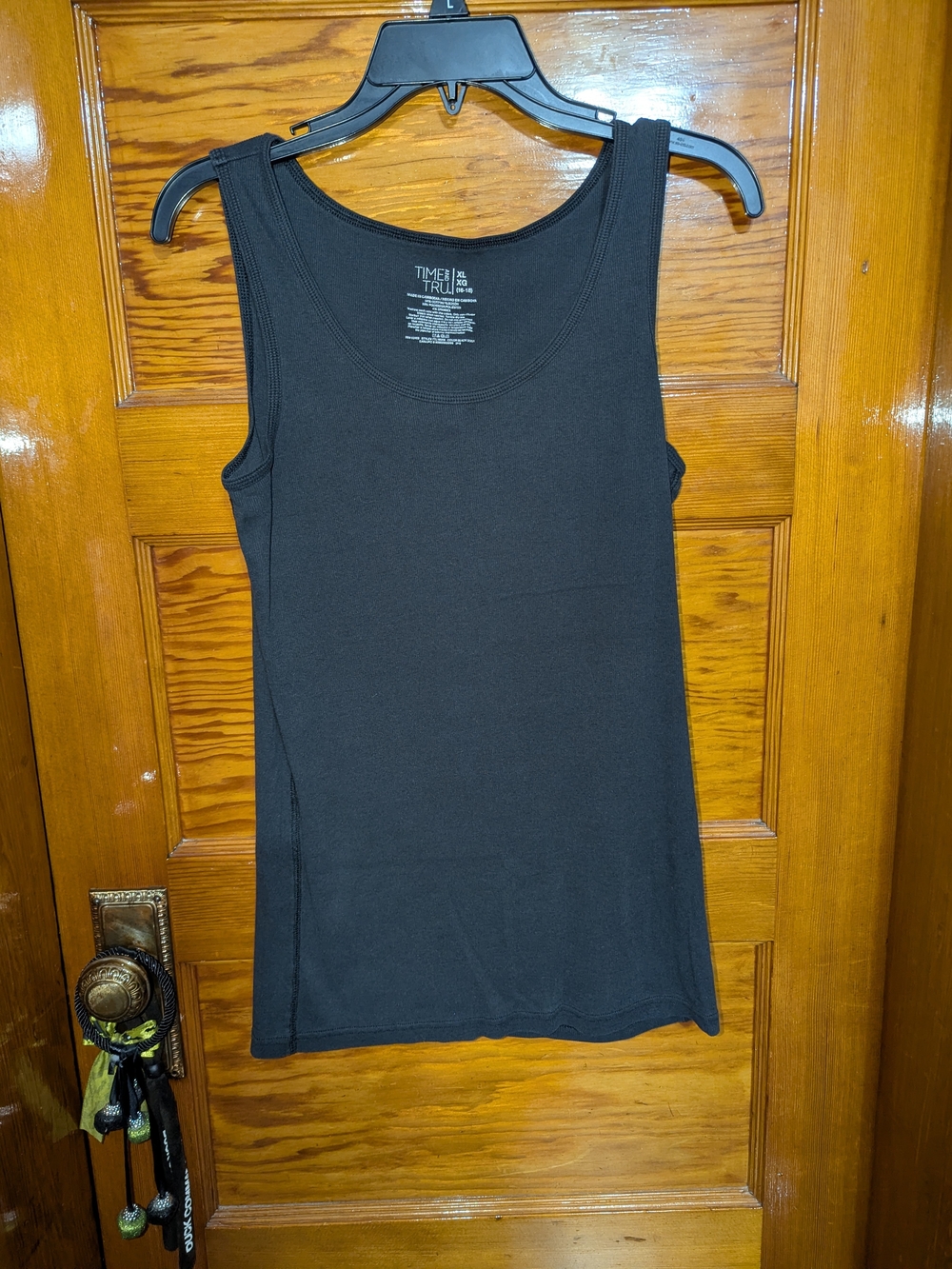 Time and Tru Black Ribbed Scoop Neck Tank Top